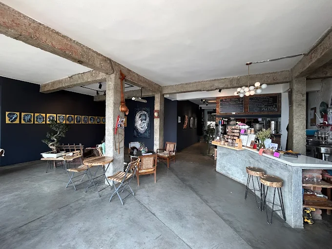 Illiterati Books & Coffee